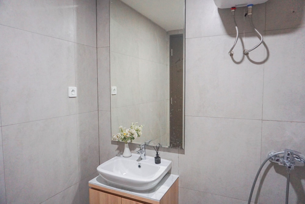 Cozy Living 2Br Apartment At Pollux Chadstone