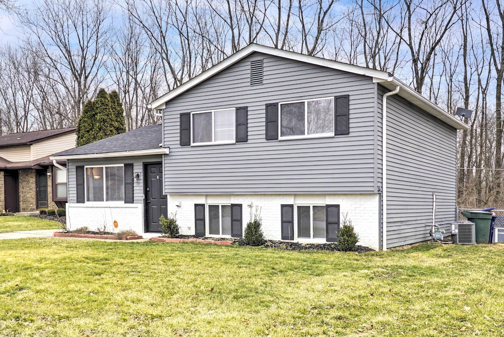 Charming Columbus Home ~ 7 Mi to Ohio State! view 4