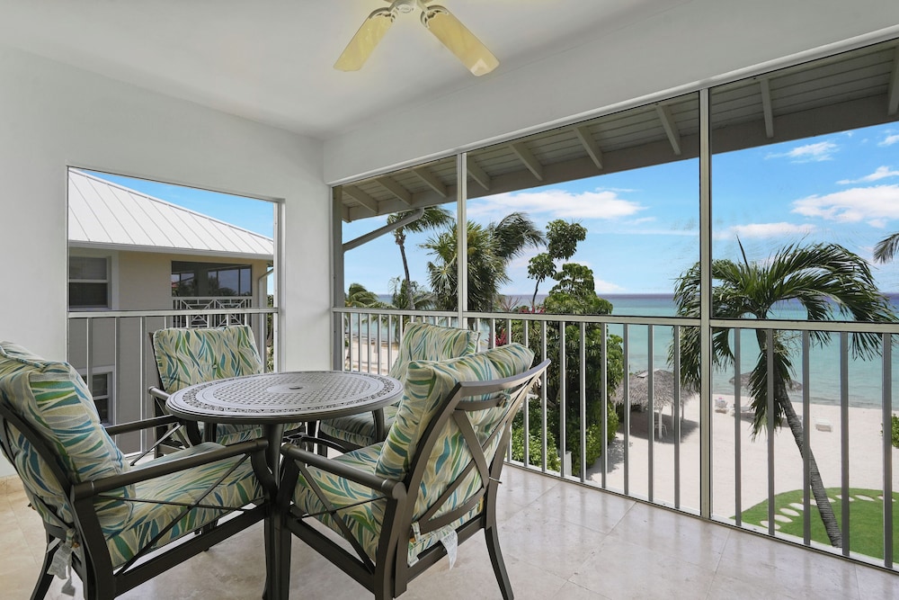 Aqua Bay Club Condos