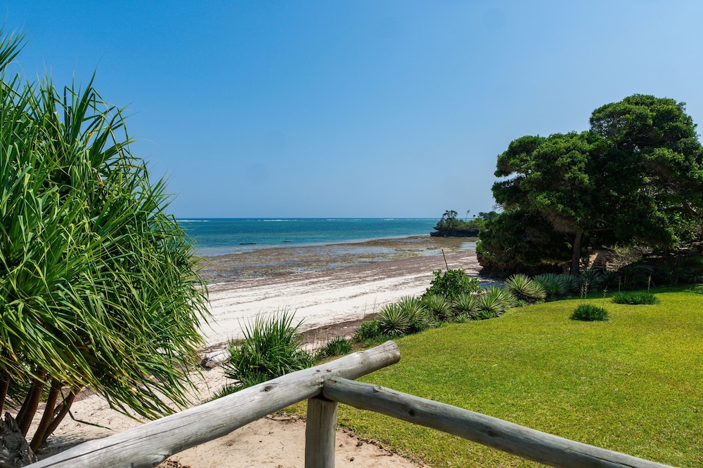 Coral Cove Diani Treehouses