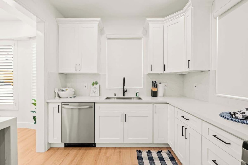 Cozy Retreat Near Downtown Perfect for Families