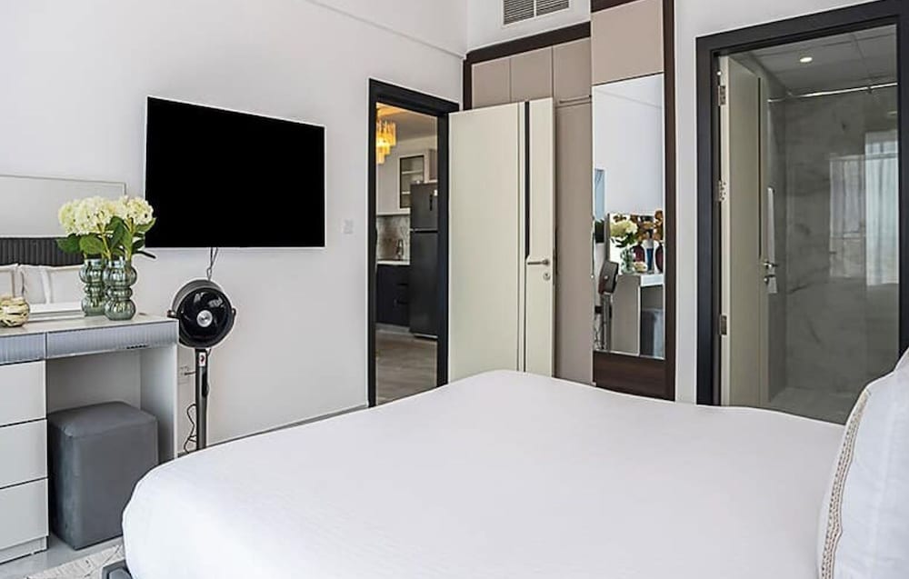 Homesgetaway -spacious 1BR Apt in Pearlz by Danube