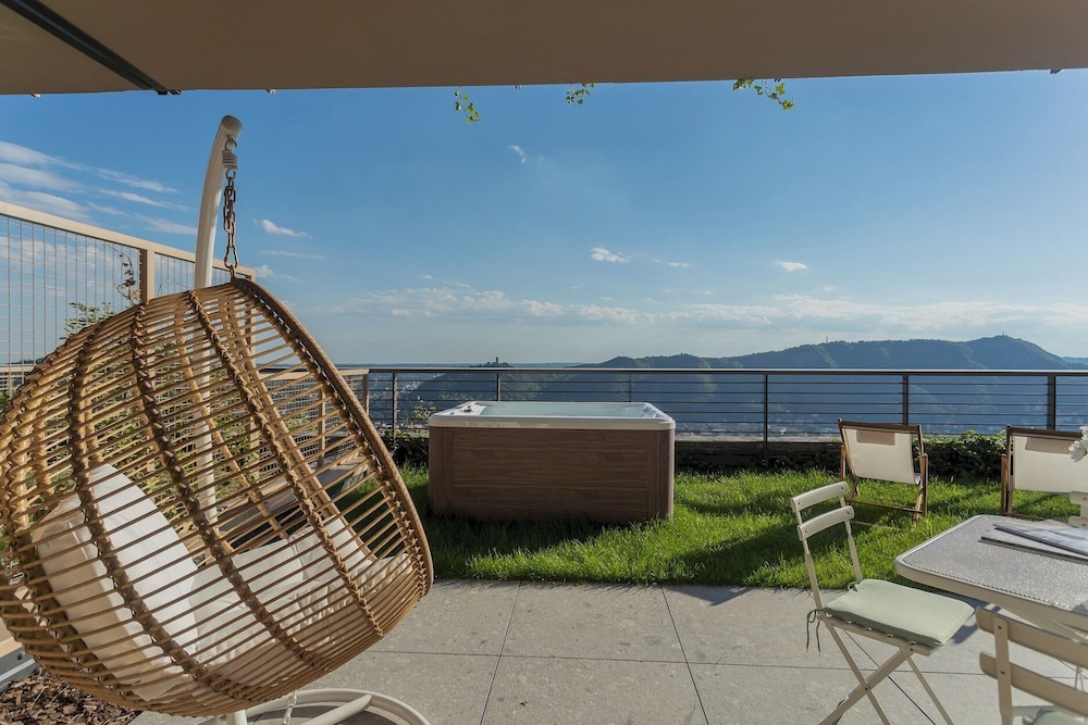La Vista Bonita by Rent all Como
