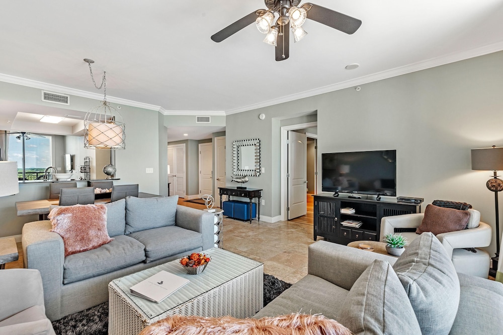 Indigo East 904