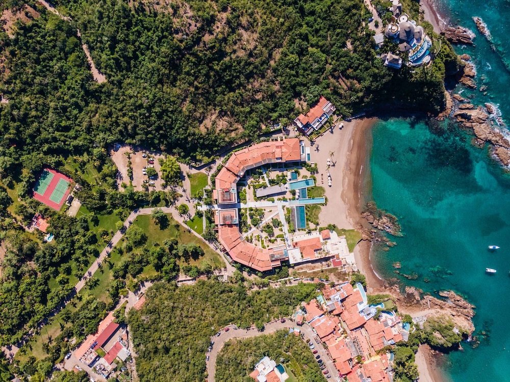 El Careyes Club & Residences