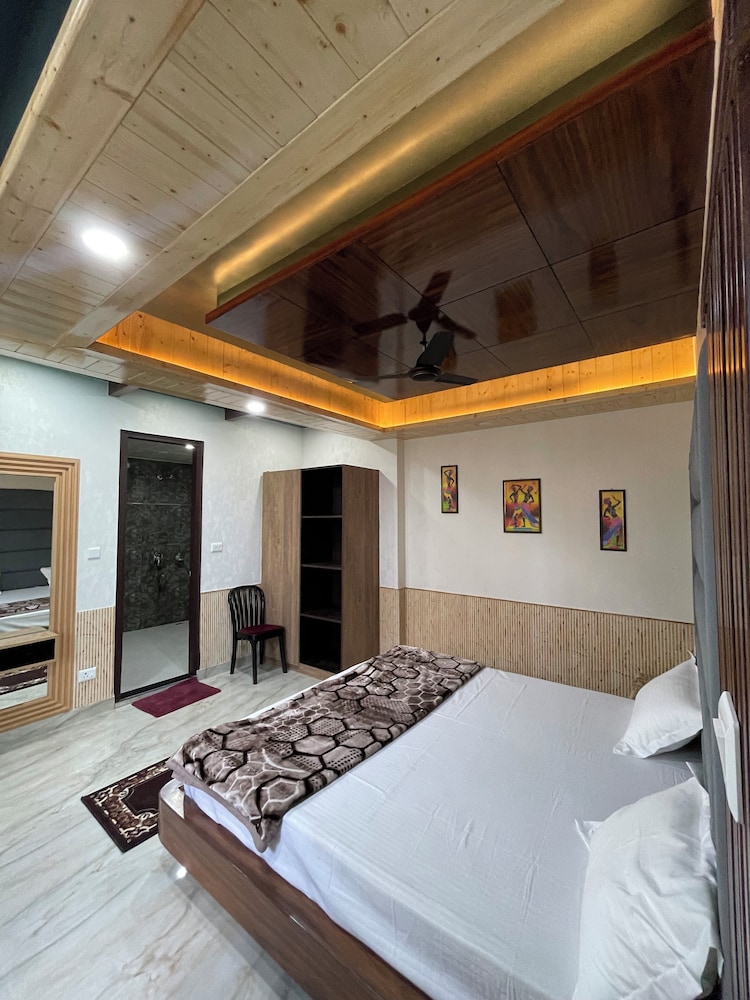 Anand residency