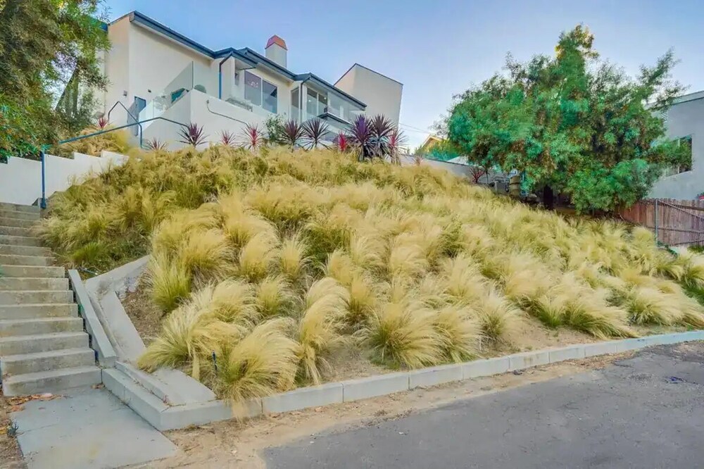 Troy Dr - Sleek & Modern Hollywood Hills Home With Stunning Views - Image 1