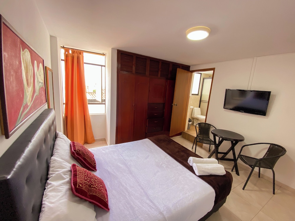 Hostal CaliView Inn