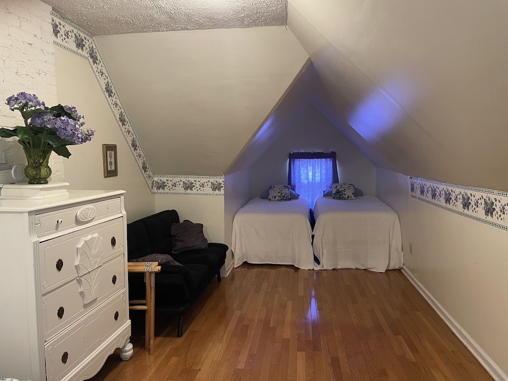 Carriage Lane Inn