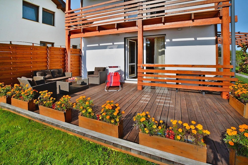 Holiday House With Garden in Dabrowica