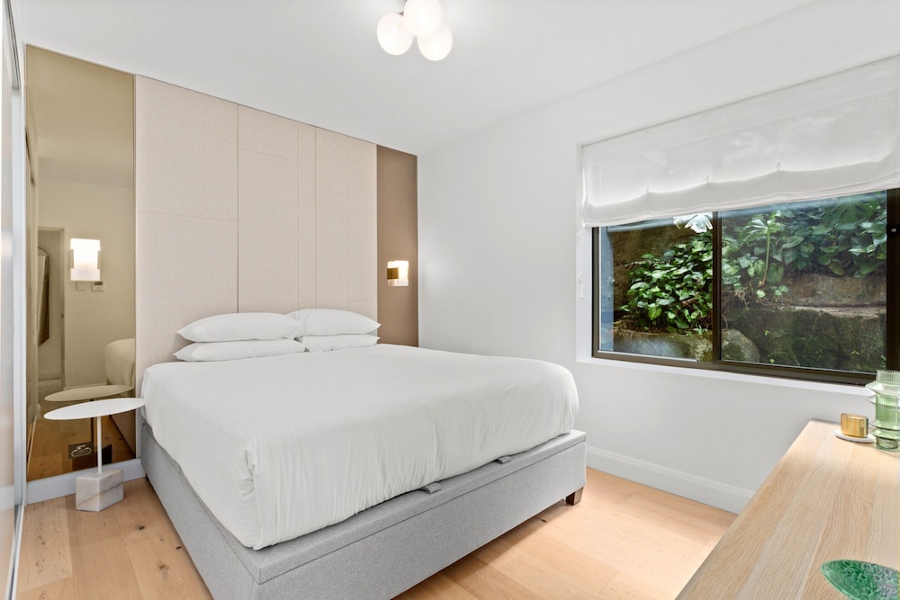 Boutique 2-bed With Stunning Sydney Harbour Views