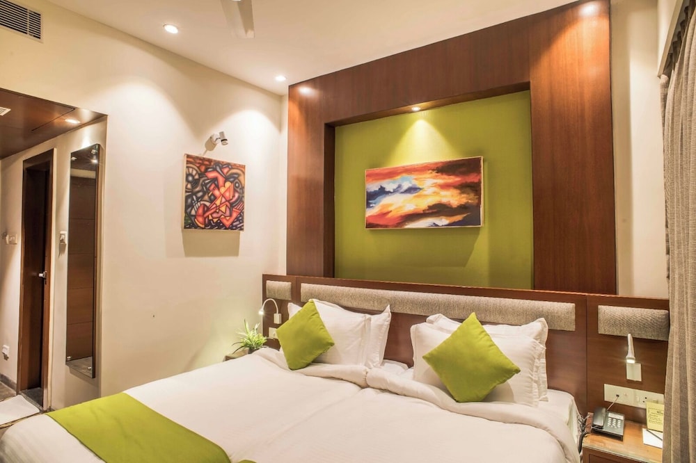 Club Central Hotel