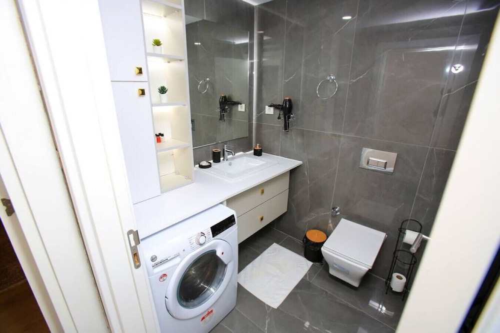 Lovely 2-bedroom Apartment in Basaksehir