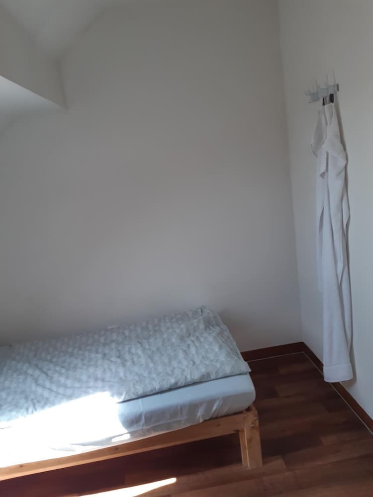 2-Rent Group Hostel Rooms&Apartments EVE168