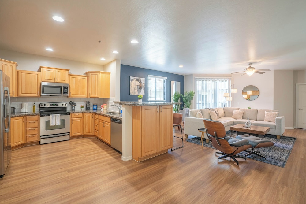 ROVE LIVING/KL - The Fredrick Tempe