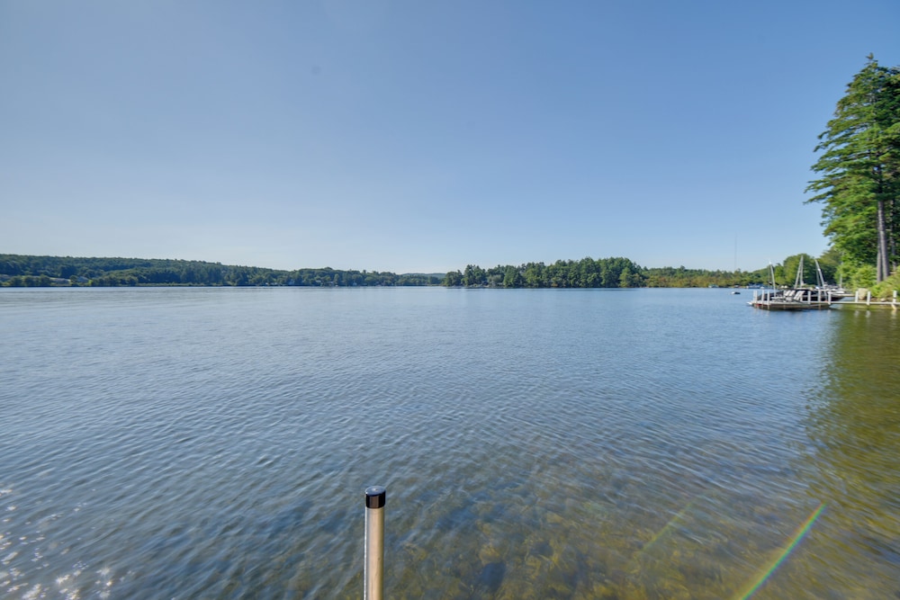 Walk to Lake Winnisquam Access: Cozy Retreat