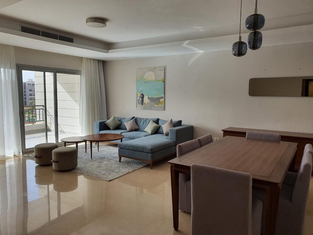 Vesta - Luxury Apt - 3br - Cfc IV view 2