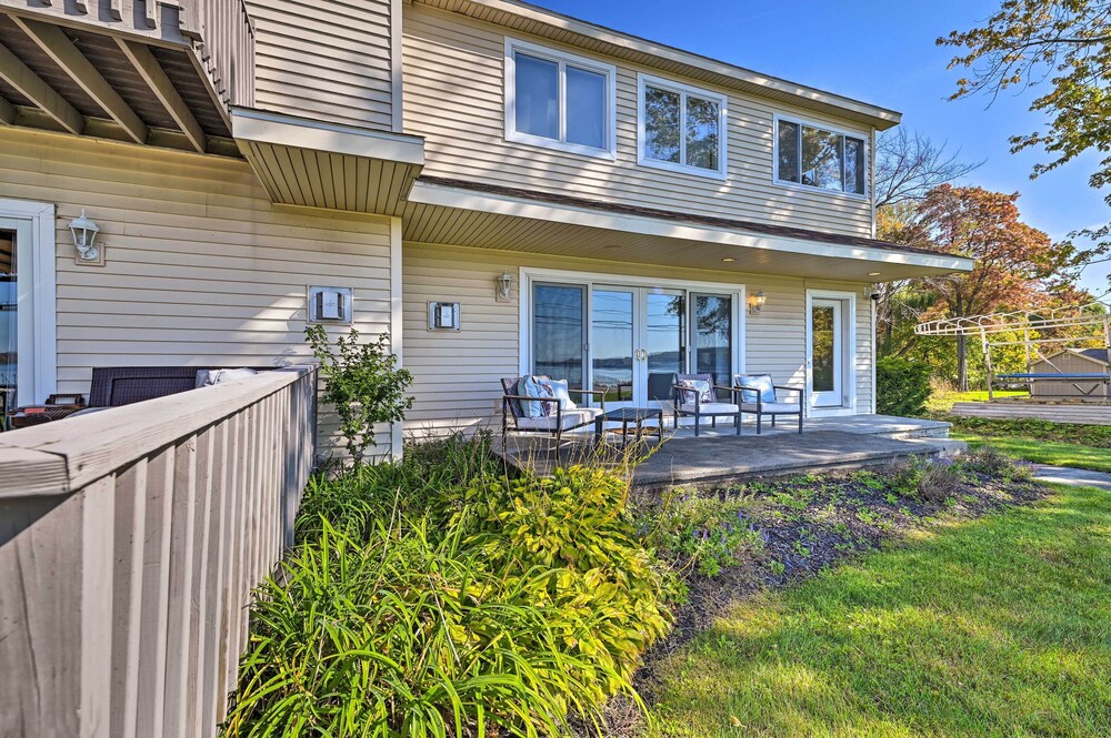 Saratoga Springs Vacations - Charming Saratoga Lake Retreat w/ Dock Access - Property Image 14