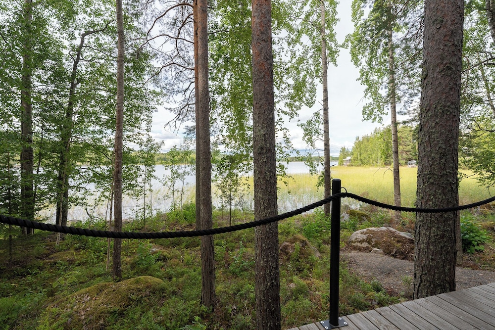 High-quality suite by the lake