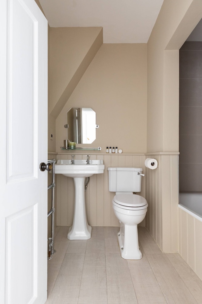 Alderney Street V by Onefinestay