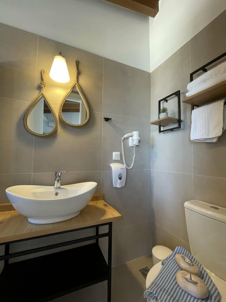 HARBOUR LIGHTS by Smaris Collection