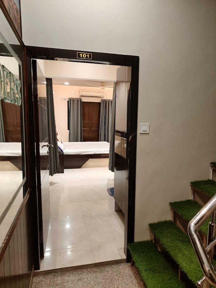 Sacred Kashi Homestay