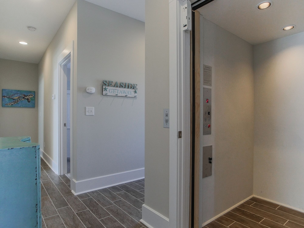 Sunshine Daydreams by Topsail Realty