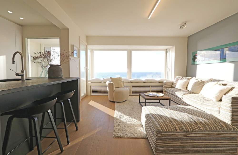 Apartment in Het Zoute Near Place Rubens