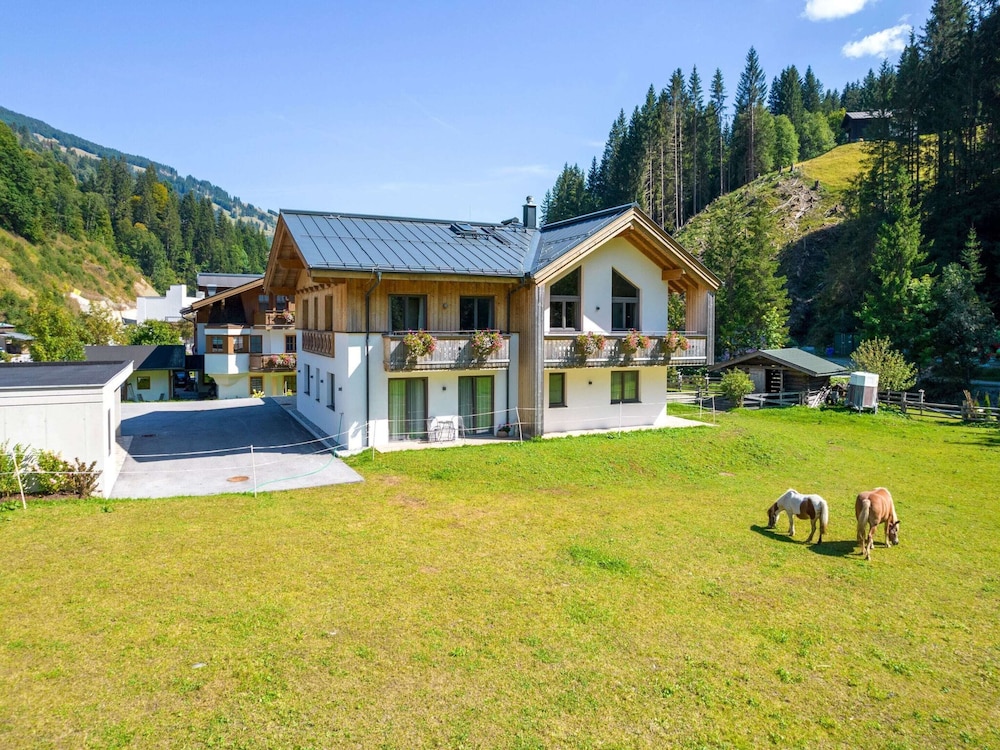 Luxury Chalet in Saalbach-hinterglemm With Sauna