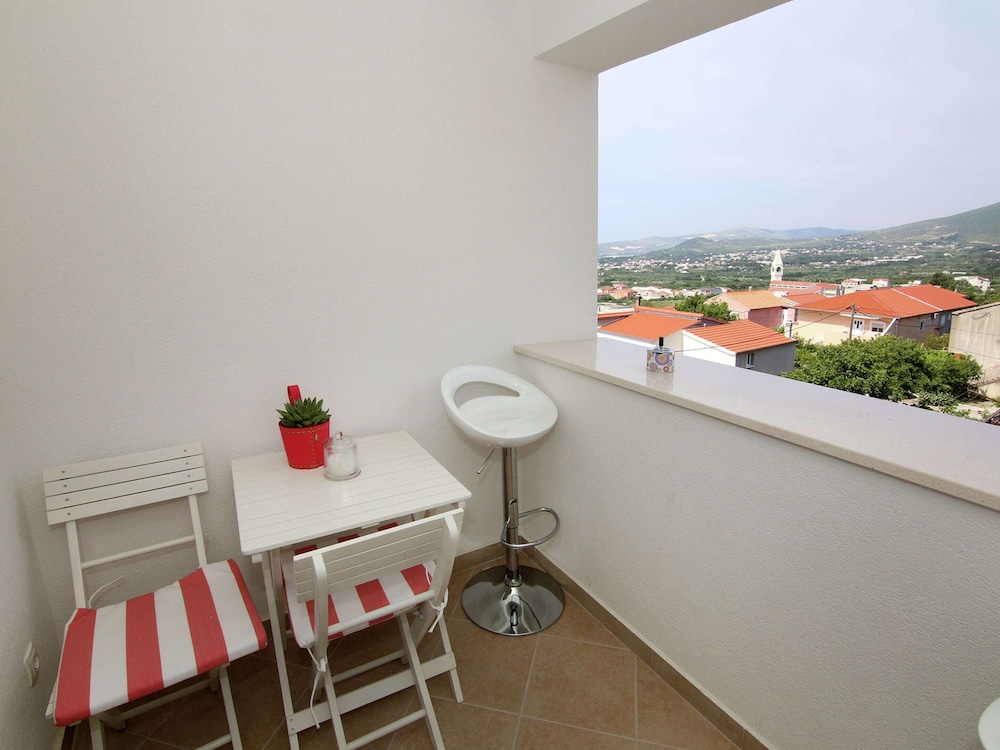 Modern Apartment in Kastel Stari view 2