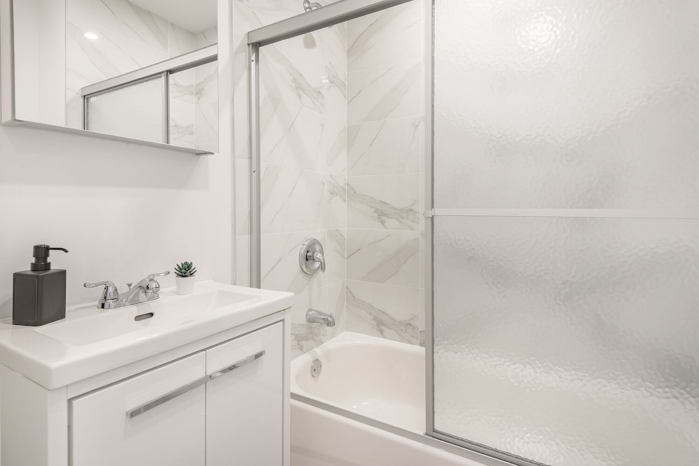 BRIGHT COZY 4Bed in the Heart of MileEnd - Image 4