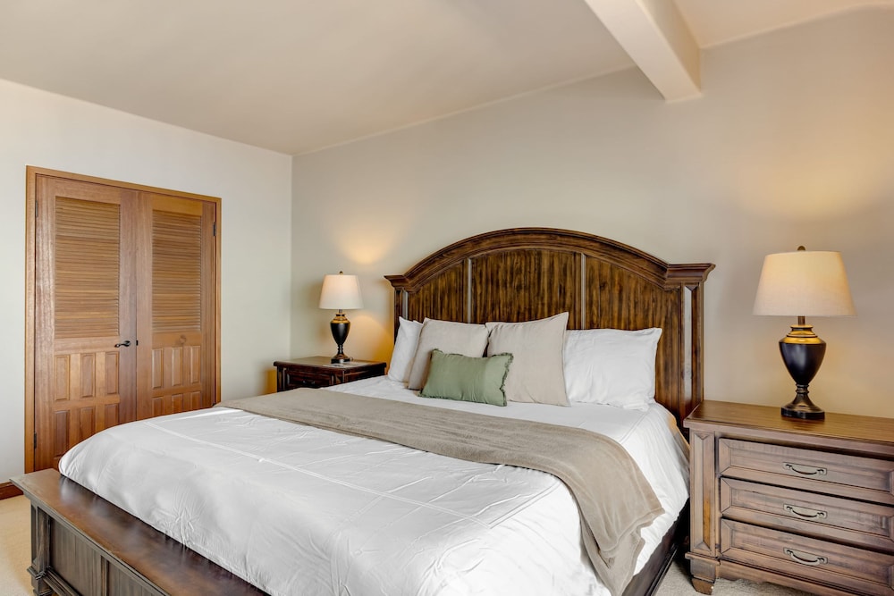 Camino De Flores by Avantstay Views Pool Beach Access Community Amenities