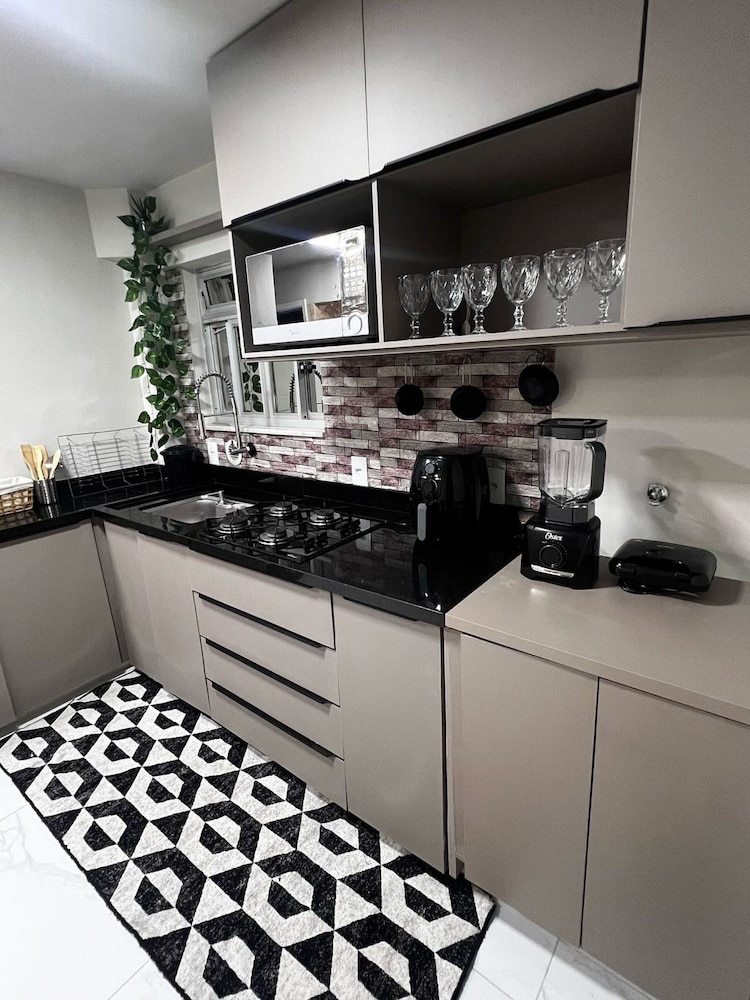 Apartamento Frente ao Shopping Itaguaçu