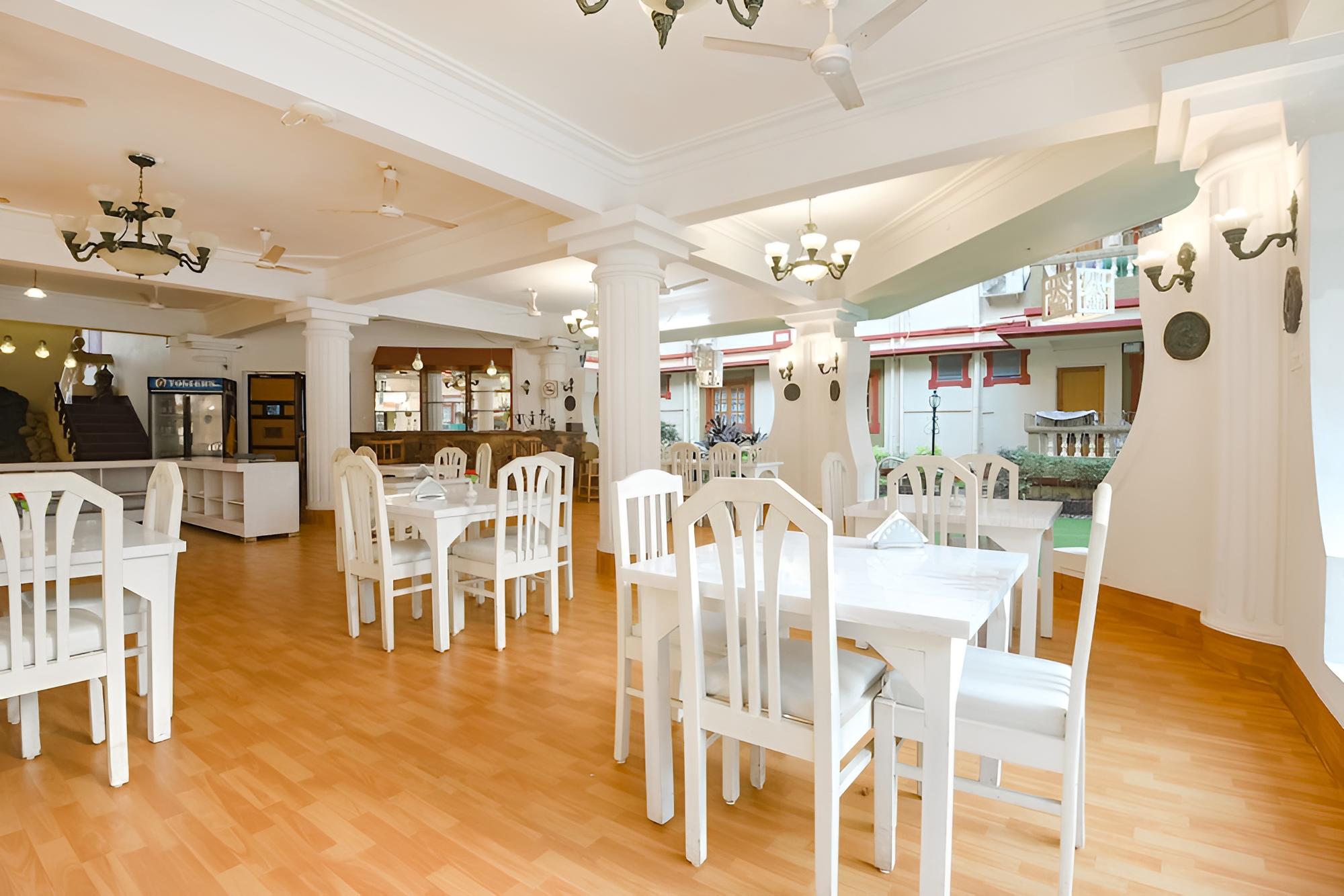 Fabhotel Prime Emerald Highland view 4