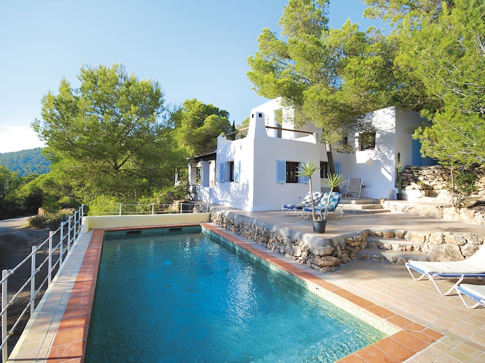 Villa in Ibiza Near Stunning Beaches photo 1