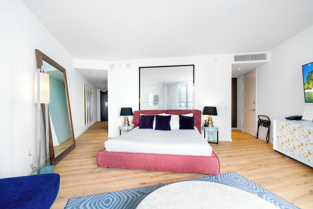 Luxury Vacation Rentals in South Beach by LRMB