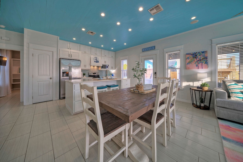 Seahorse Cove by Avantstay Pool Access by Beach