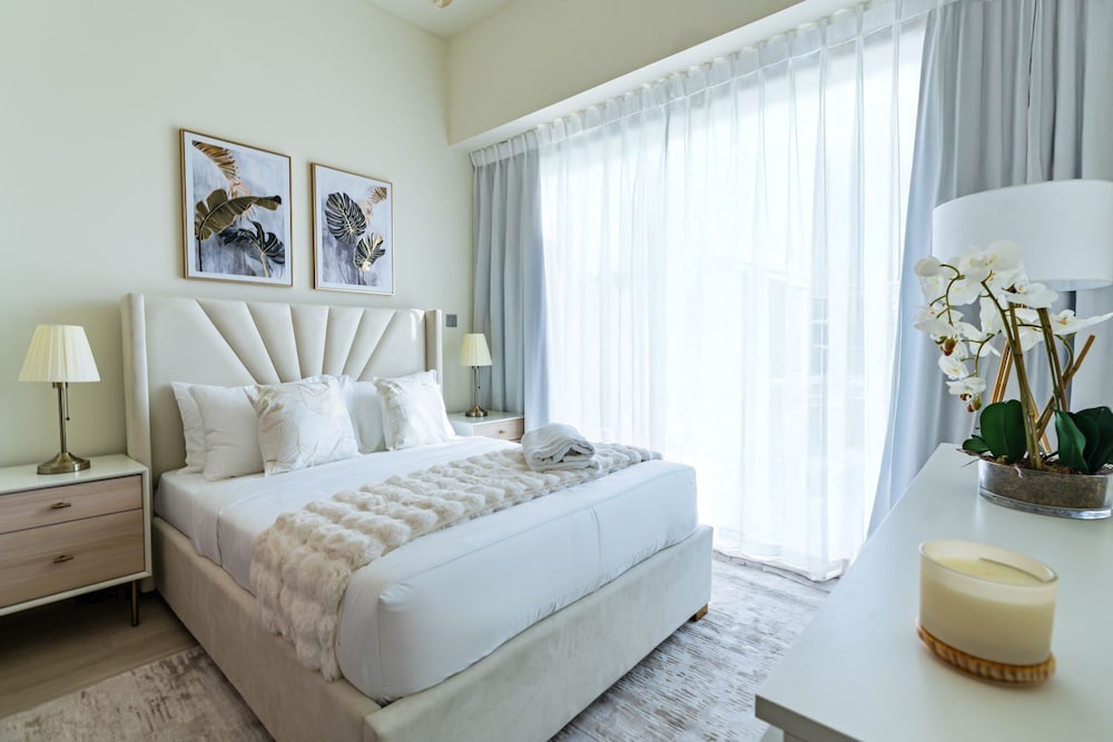 Nasma Luxury Stays - Azizi Riviera 44