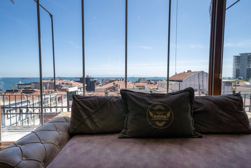 Holiday Business Otel - Image 7