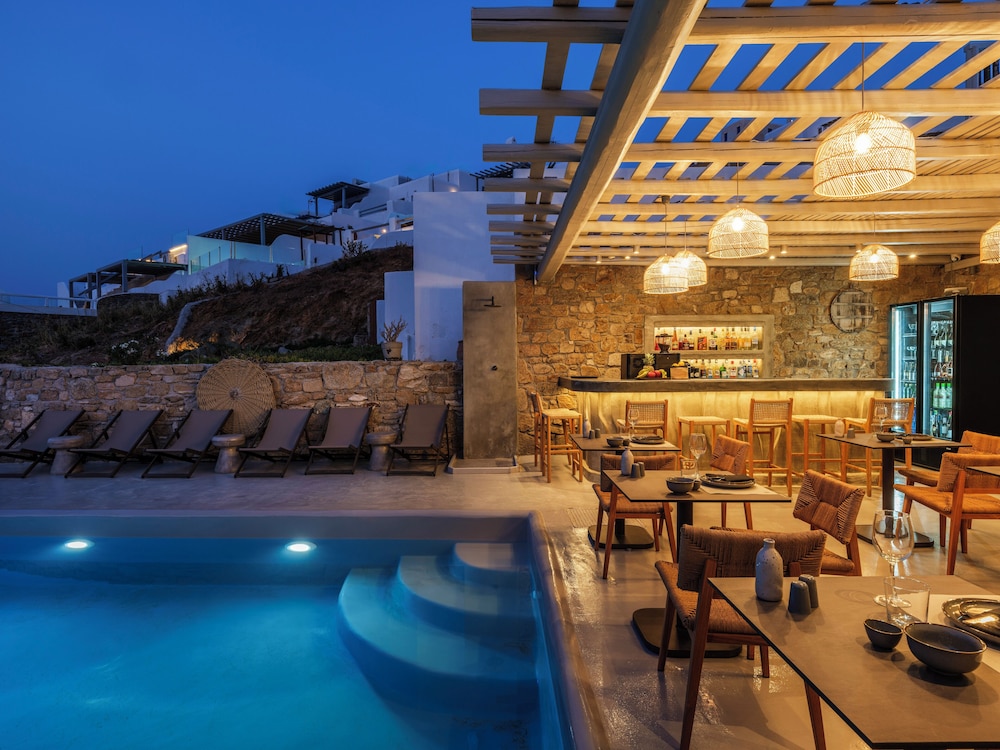 Mykonist Merchia Beach Villas & Suites