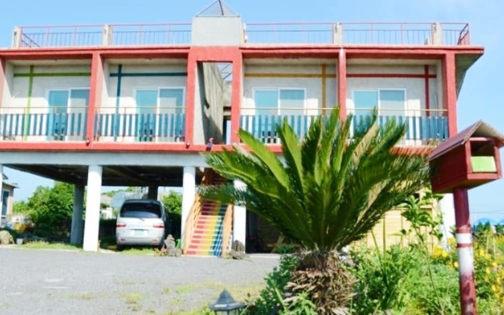 Jeju Rainbow Pension & Guest House view 5