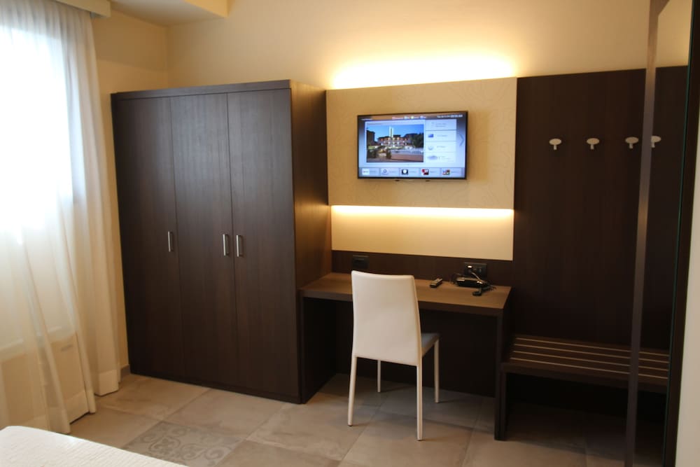 Residence del Prado view 3