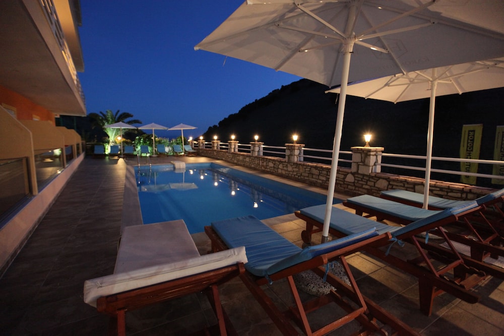 Karos Hotel Llaman