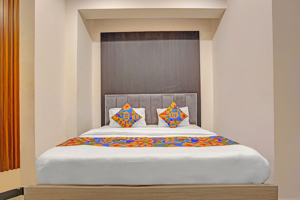 Fabhotel Rn Residency