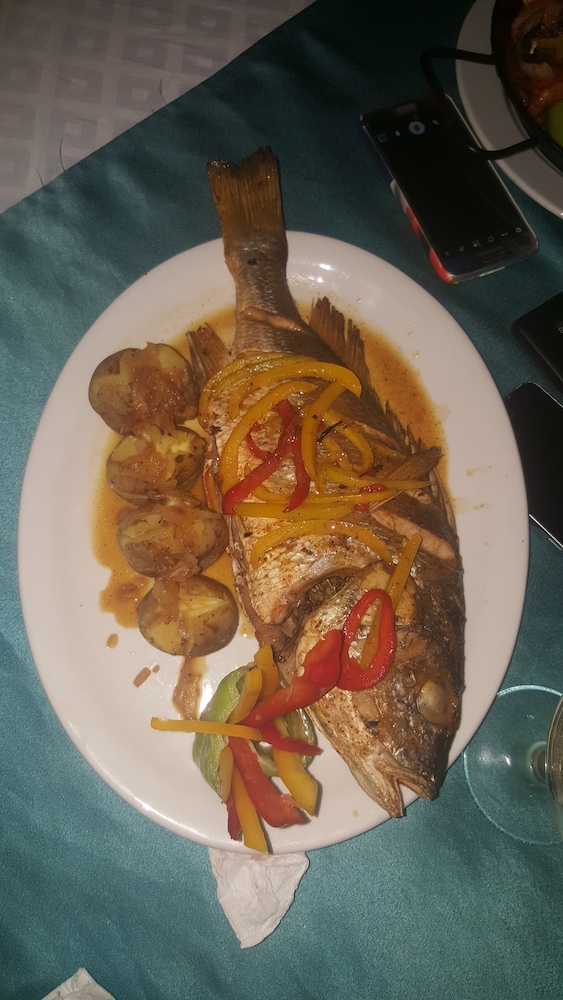 Luz de Luna Hotel & Spanish Restaurant
