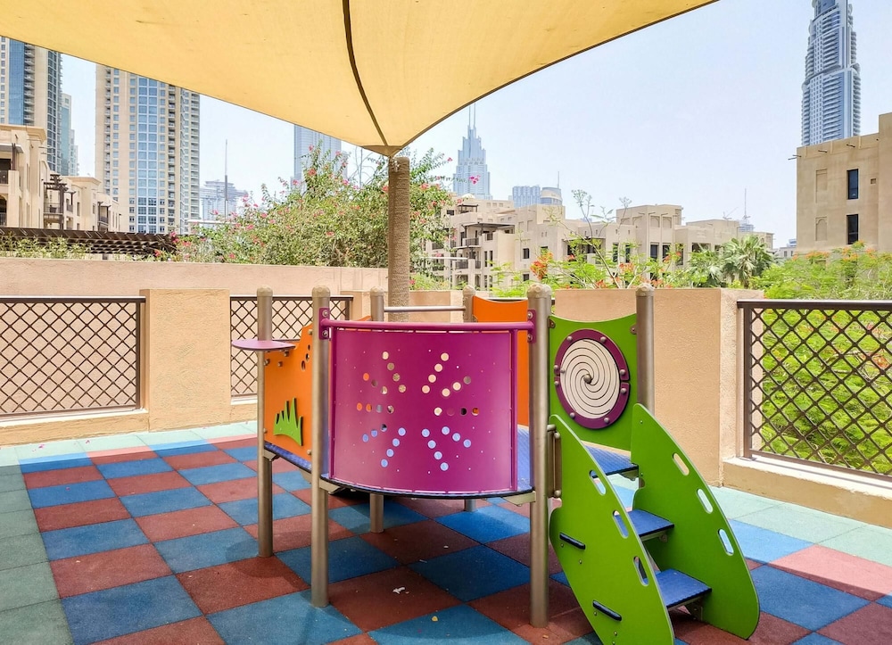 Luxury Living Next to Dubai Mall Burj Khalifa