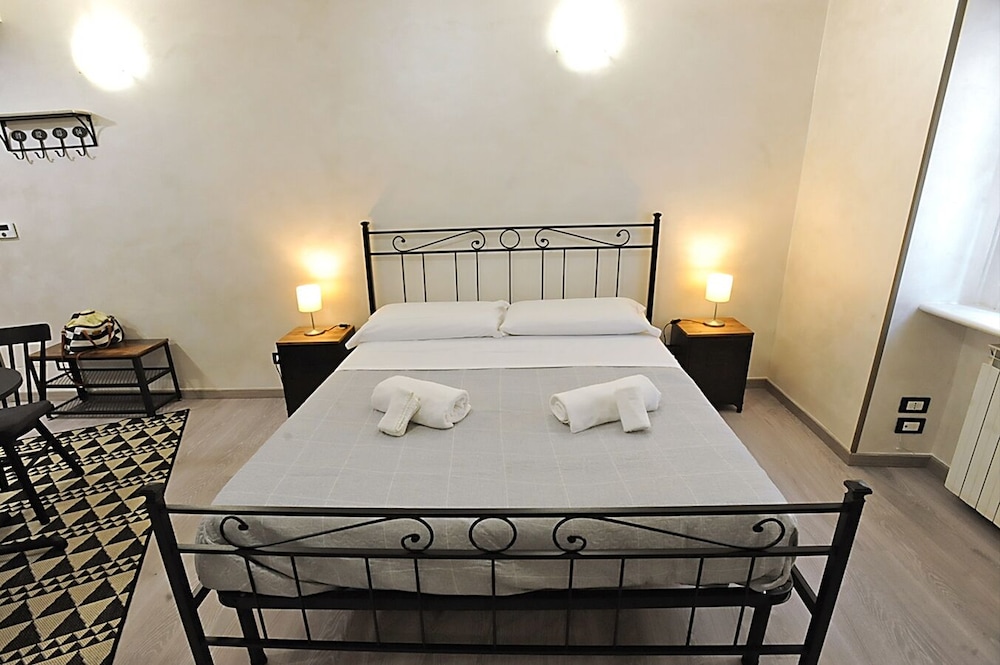 Cozy studio in Turin city center view 2