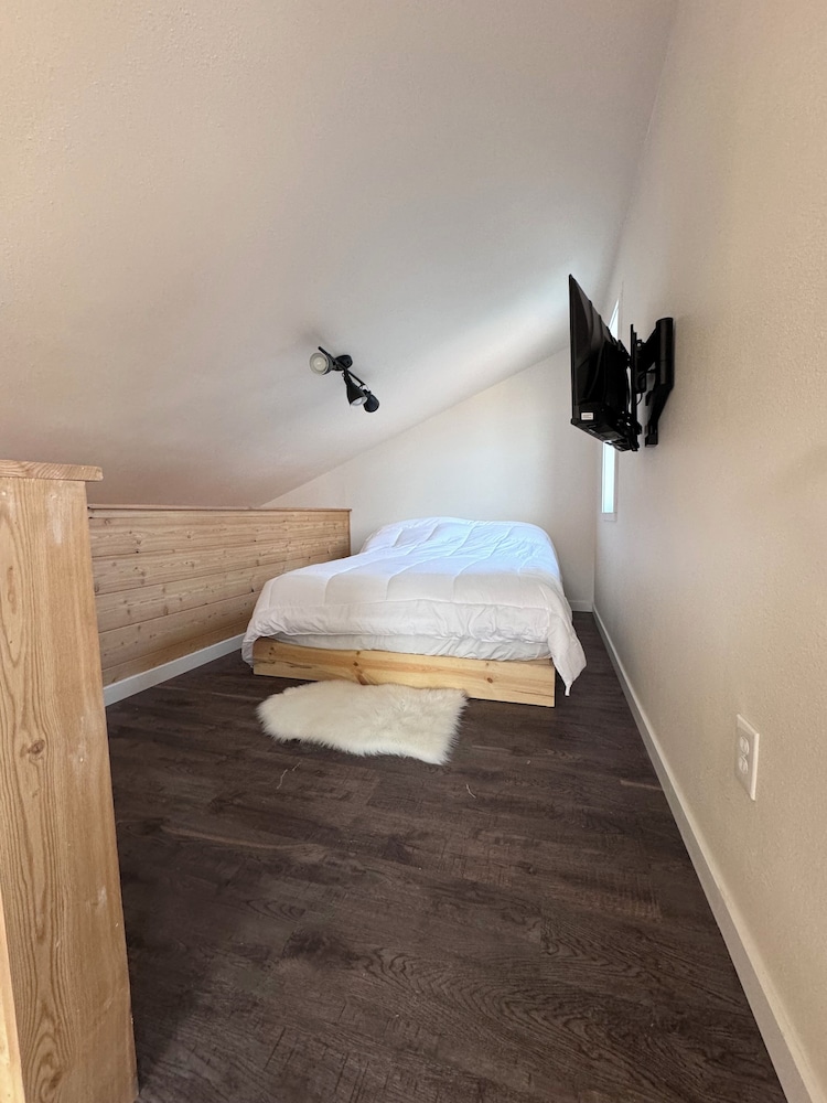 Glacier Alpine Lodges