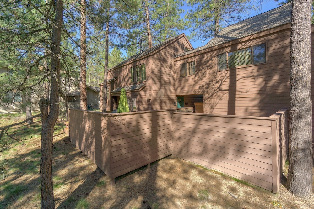Diamond Peak 2 3 Bedroom Home