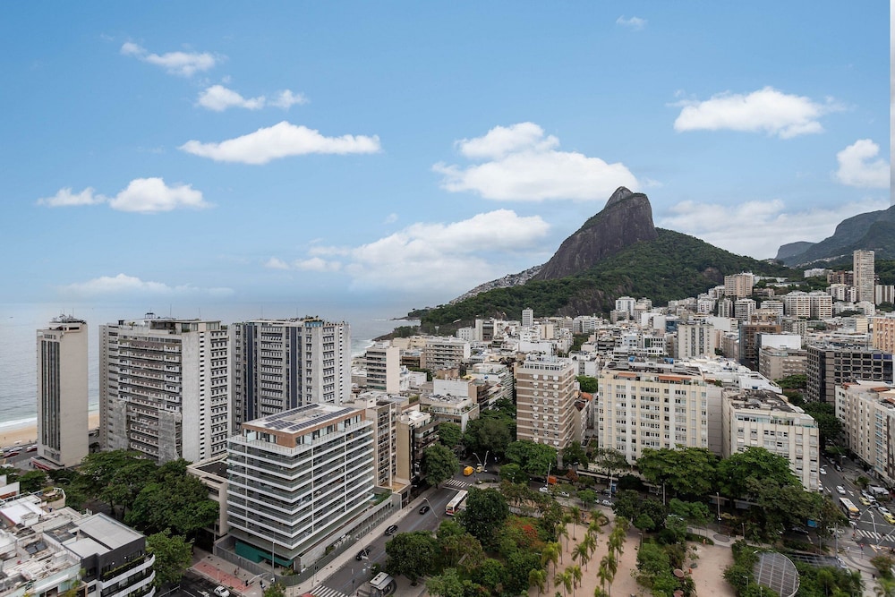 (1402) 2 Suítes, Vista para o Mar e Cristo